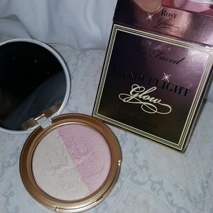 Too faced candlelight glow highlighter